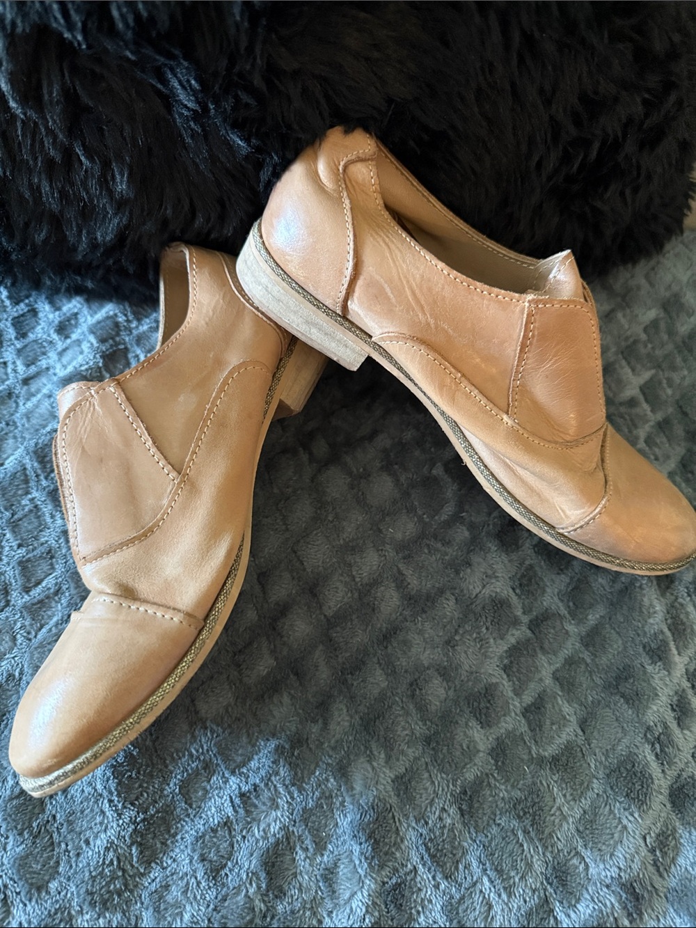 naughty monkey Women's Slip-On Loafers in Light Brown